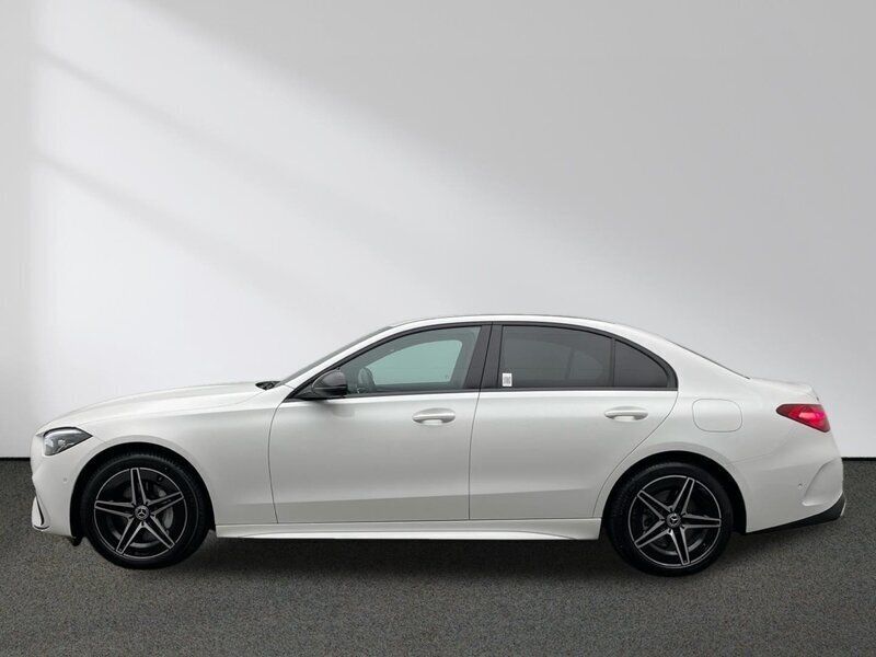 Gebraucht Mercedes C300e AMG 204 PS (150 kW) 2024 Andere farbe Limousine
