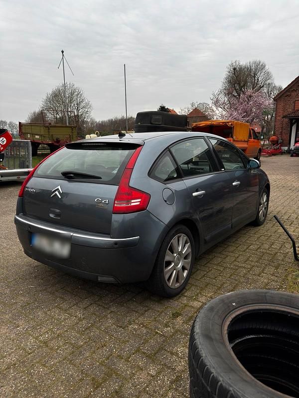 Gebraucht Citroën C4 109 PS (80 kW) 2005 Andere farben Limousine