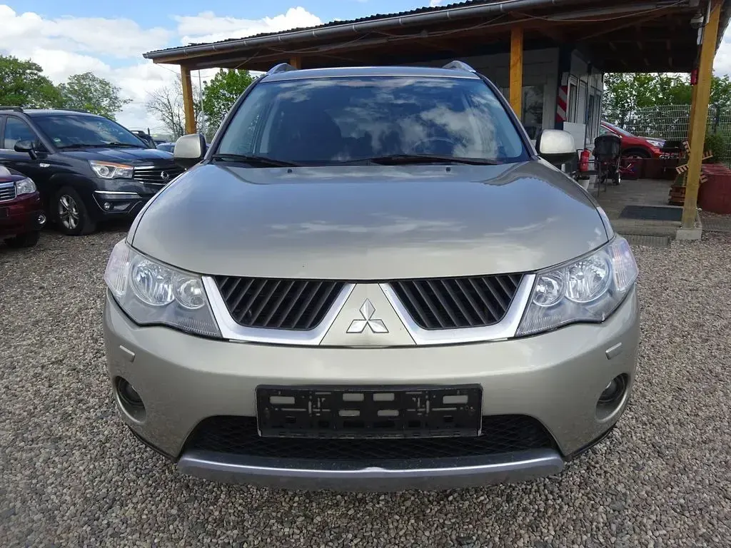 Gebraucht Mitsubishi Outlander Intense 156 PS (114 kW) 2010 Beige SUV