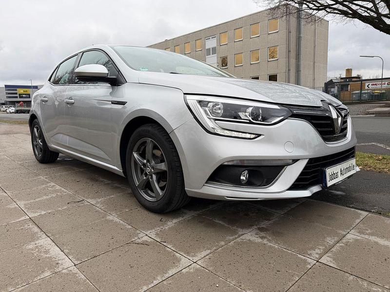 Gebraucht Renault Mégane IV Experience 101 PS (74 kW) 2016 Silber Limousine