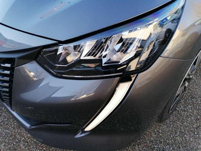 Gebraucht Peugeot 208 Active 101 PS (74 kW) 2023 Grau Kleinwagen