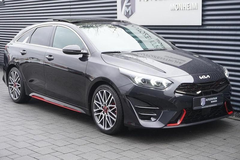 Gebraucht Kia ProCeed GT GT 204 PS (150 kW) 2022 Experience green metallic Kleinwagen