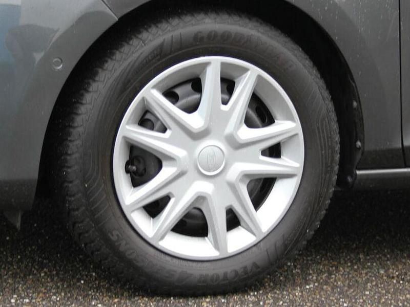 Gebraucht Ford Fiesta 71 PS (52 kW) 2018 Grau Limousine