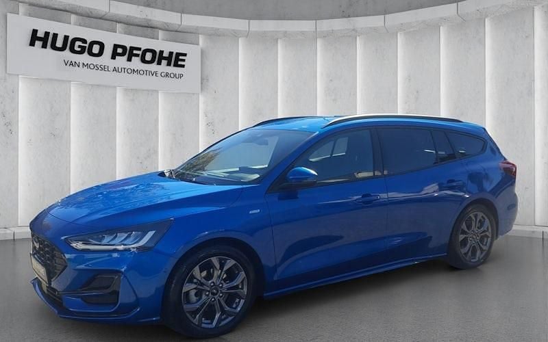 Blau Gebraucht 2024 Ford Focus ST-Line X Kombi | 26.740 € (Fairer Preis) - Bild 1/4