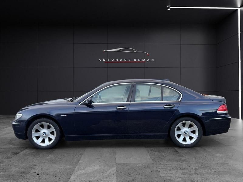 Gebraucht BMW 745 329 PS (241 kW) 2007 Blau Limousine