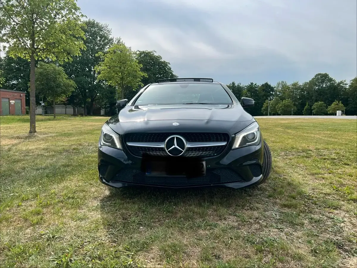 Gebraucht Mercedes CLA200 156 PS (114 kW) 2015 Schwarz Coupé