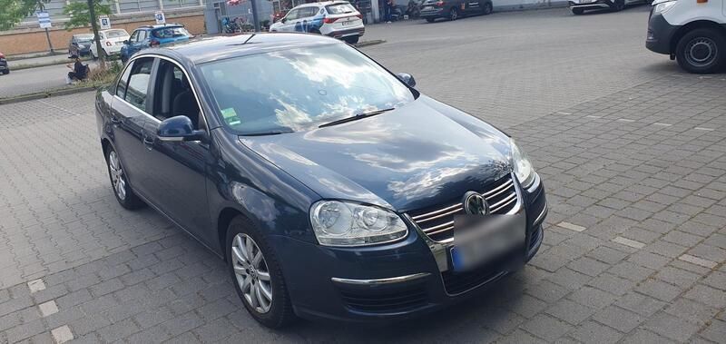 Blau Gebraucht 2009 VW Jetta Limousine | 3.200 € (Guter Preis) - Bild 1/4