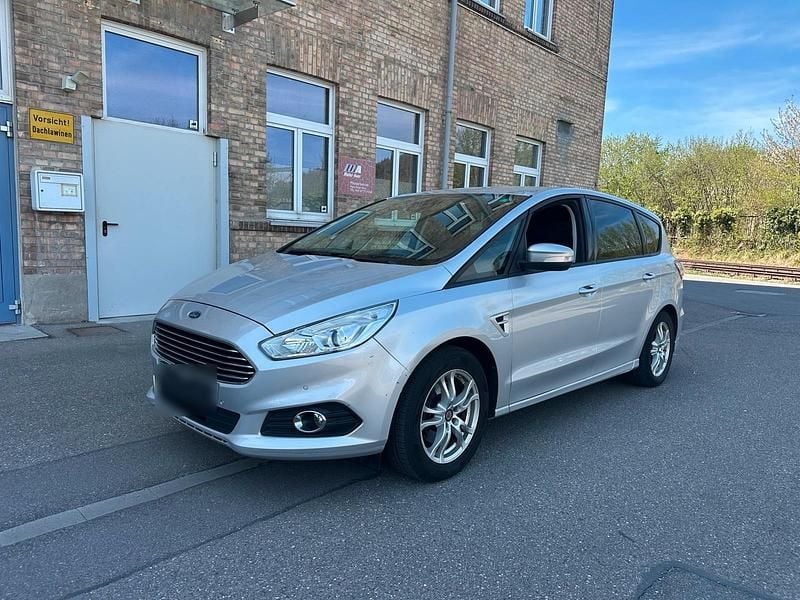 Gebraucht Ford S-MAX Business Edition 150 PS (110 kW) 2016 Silber Van / Kleinbus