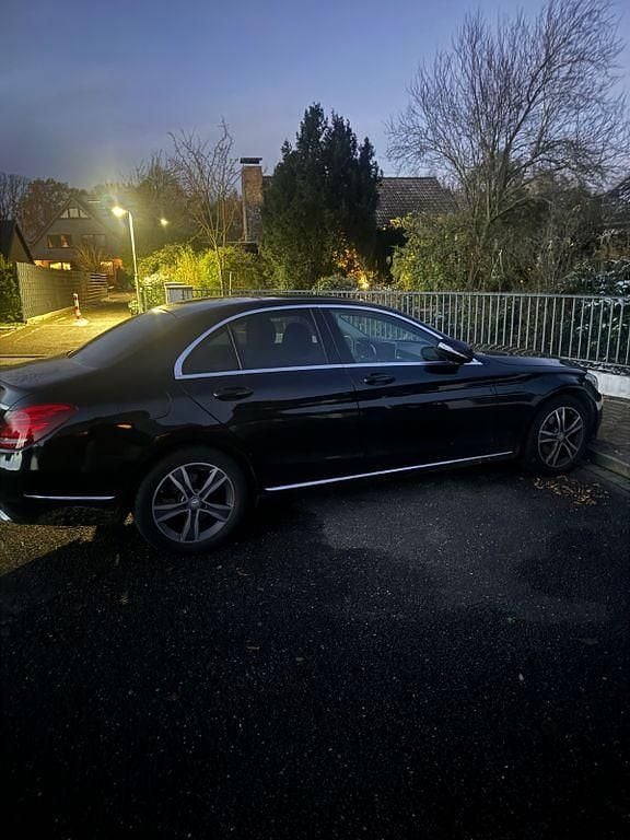 Gebraucht Mercedes C200 Avantgarde 184 PS (135 kW) 2015 Schwarz Limousine