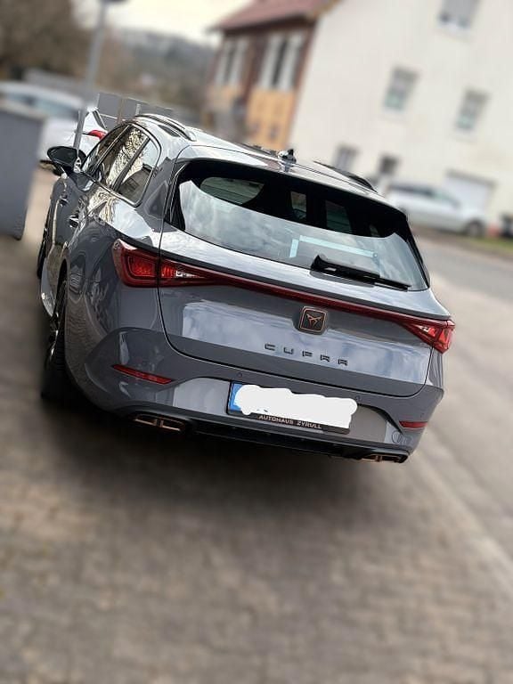 Gebraucht Cupra Leon VZ 245 PS (180 kW) 2022 Grau Limousine