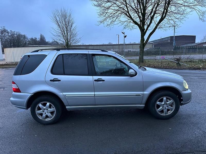 Gebraucht Mercedes ML270 163 PS (119 kW) 2003 SUV