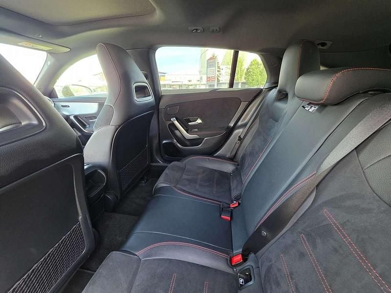 Gebraucht Mercedes CLA200 AMG line 163 PS (119 kW) 2019 Grau Limousine