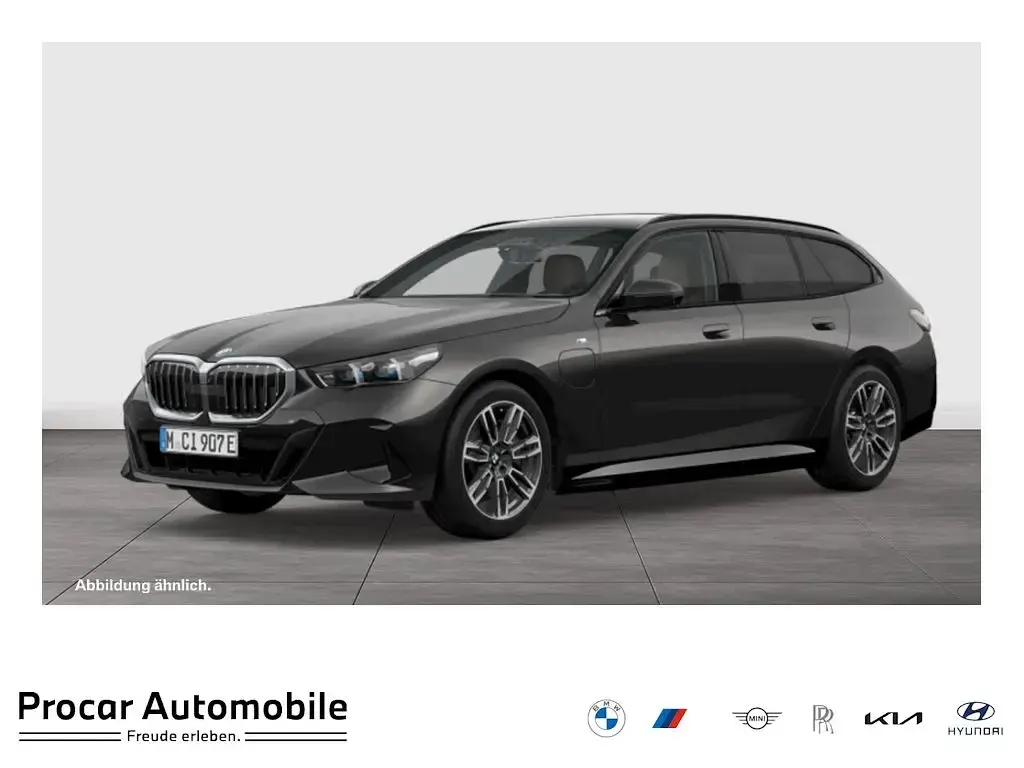 Gebraucht BMW 550e M Sport 489 PS (359 kW) 2025 Kombi