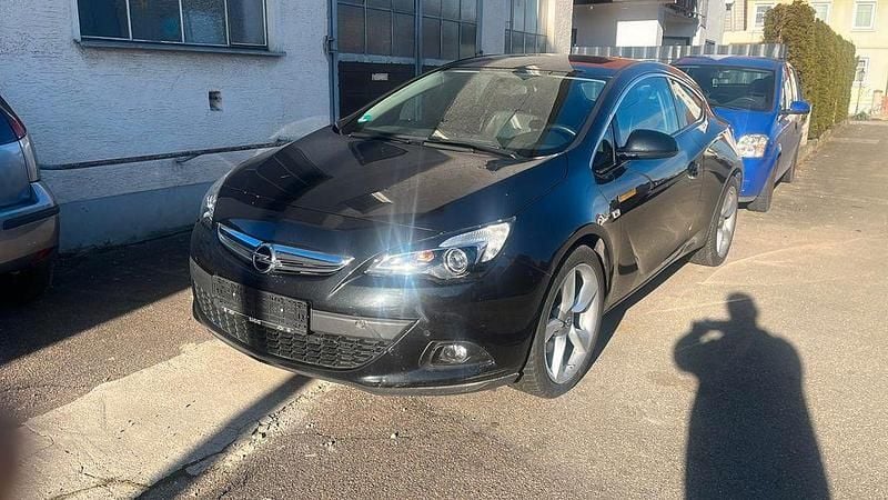 Gebraucht Opel Astra GTC 200 PS (147 kW) 2014 Schwarz Limousine