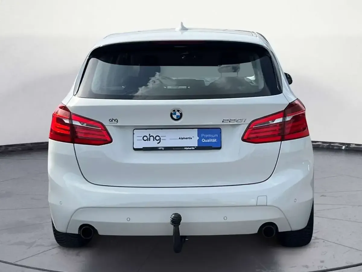 Gebraucht BMW 220 Advantage 192 PS (141 kW) 2016 Alpinweiß Van / Kleinbus