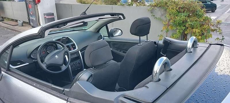 Silber Gebraucht 2010 Peugeot 207 CC Filou Cabrio | 1.900 € (Superpreis) - Bild 1/4