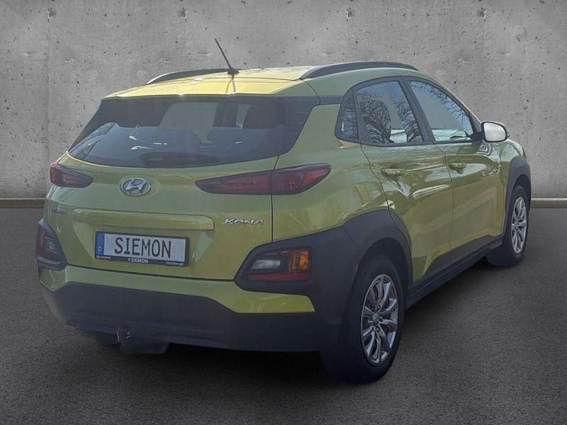 Gebraucht Hyundai Kona Select 120 PS (88 kW) 2018 Gelb SUV