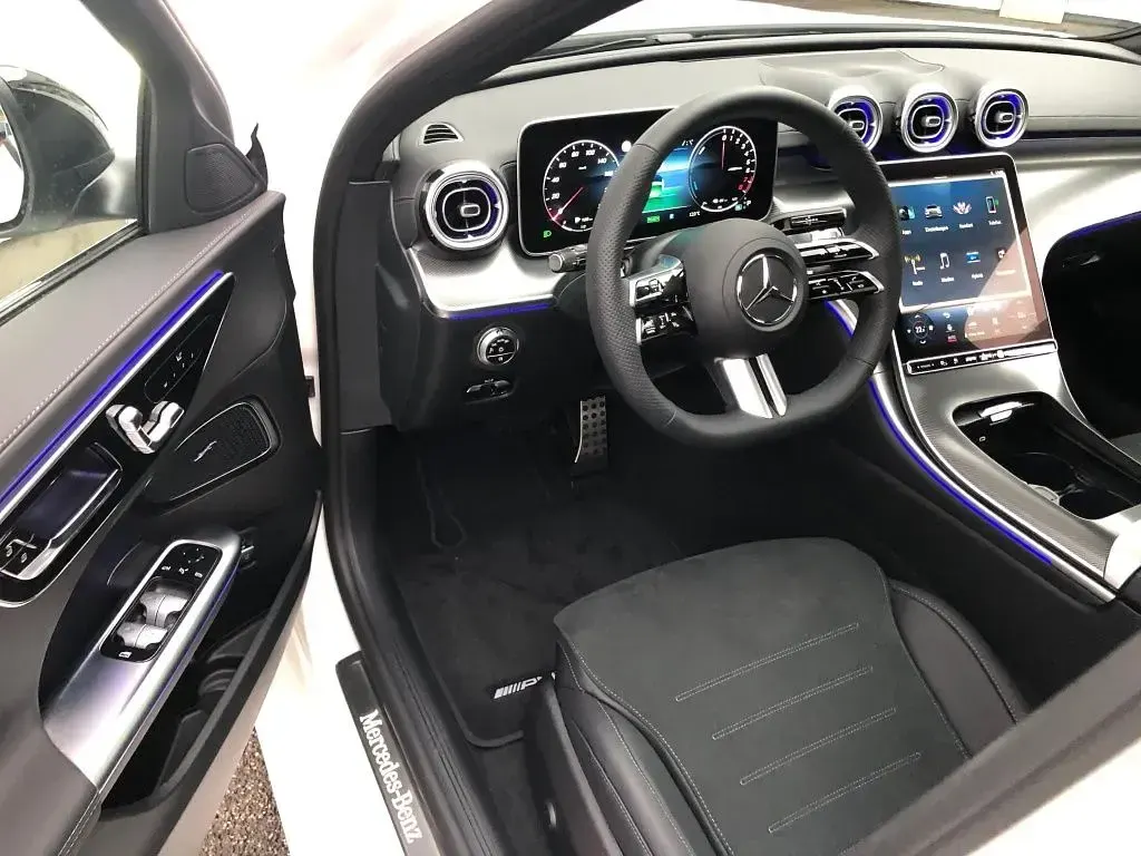 Gebraucht Mercedes C400 AMG 252 PS (185 kW) 2023 Polarweiß Limousine
