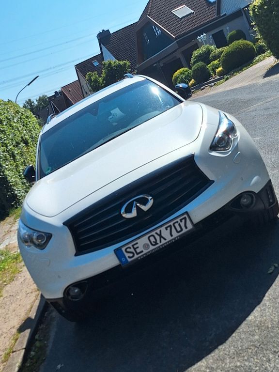 Weiß Gebraucht 2016 Infiniti QX70 SUV | 16.990 € (Fairer Preis) - Bild 1/4