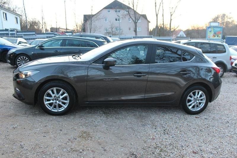Gebraucht Mazda 3 Center-Line 120 PS (88 kW) 2016 Braun Limousine