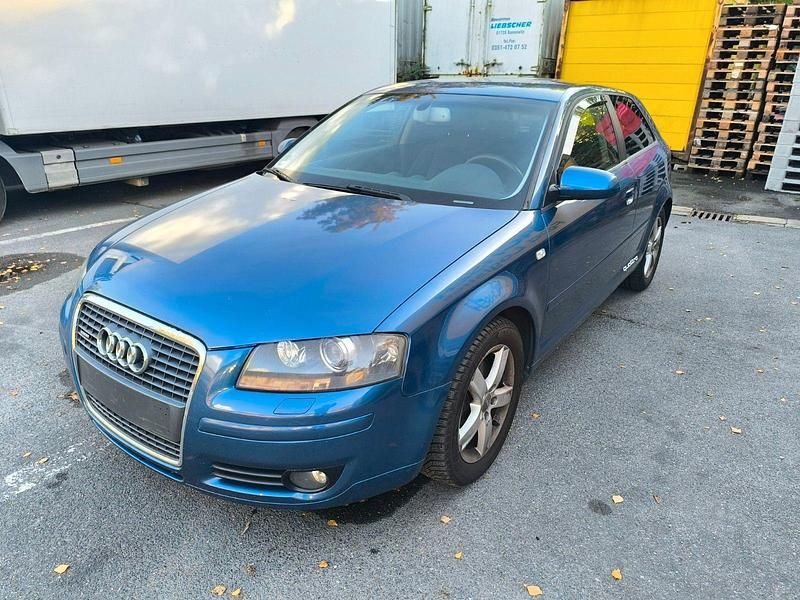 Blau Gebraucht 2007 Audi A3 Ambition Limousine | 3.350 € (Superpreis) - Bild 1/4