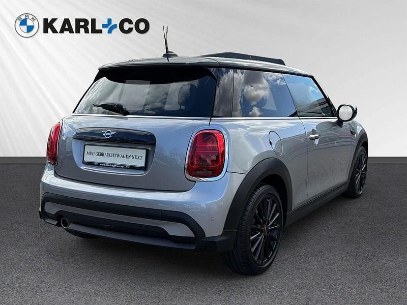 Gebraucht Mini Cooper Essential 136 PS (100 kW) 2023 Schwarz Kleinwagen
