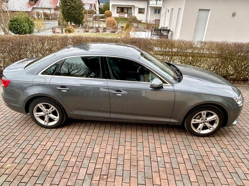 Gebraucht Audi A4 Sport 190 PS (139 kW) 2016 Grau Limousine