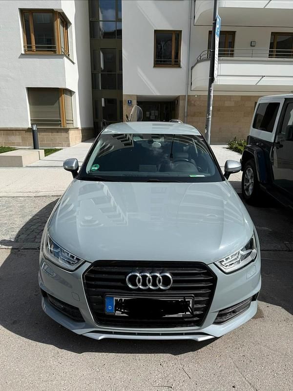 Gebraucht Audi A1 Sportback 95 PS (69 kW) 2017 Grau Kleinwagen
