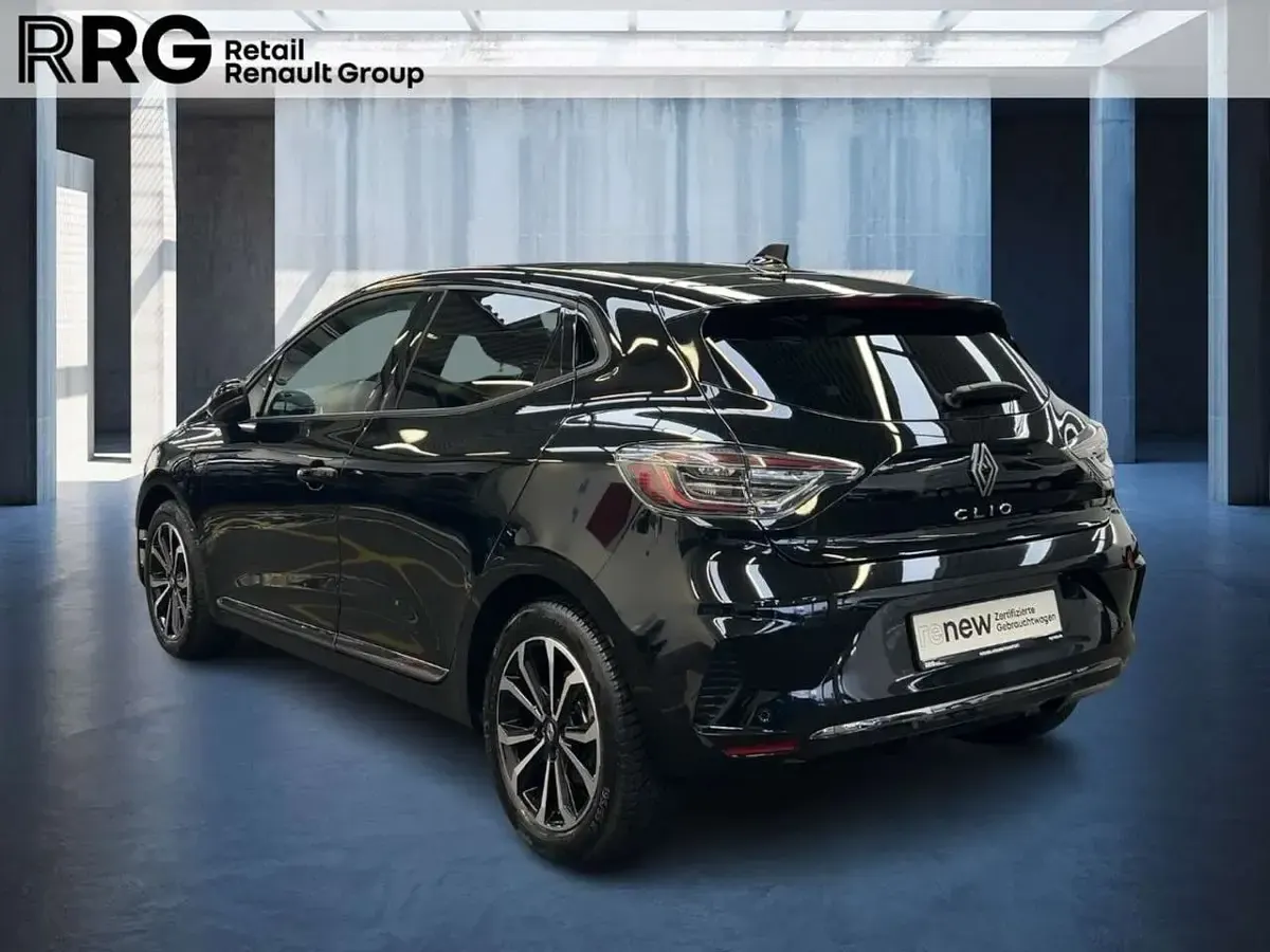 Używany Renault Clio V Techno 94 KM (69 kW) 2025 Czarny Sedan/Limuzyna