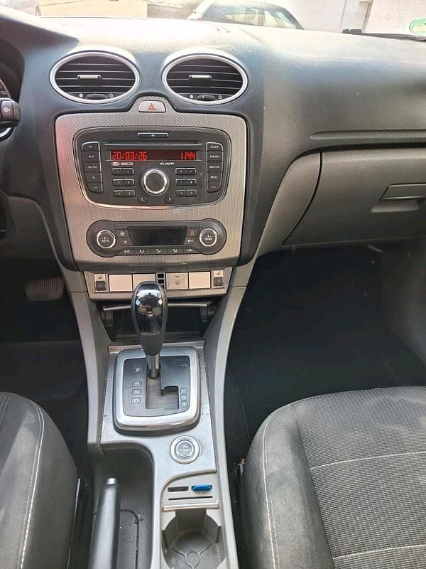 Gebraucht Ford Focus 101 PS (74 kW) 2010 Silber Kombi
