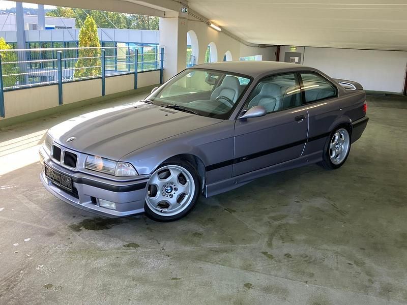 Gebraucht BMW M3 286 PS (210 kW) 1994 Avusblau Coupé