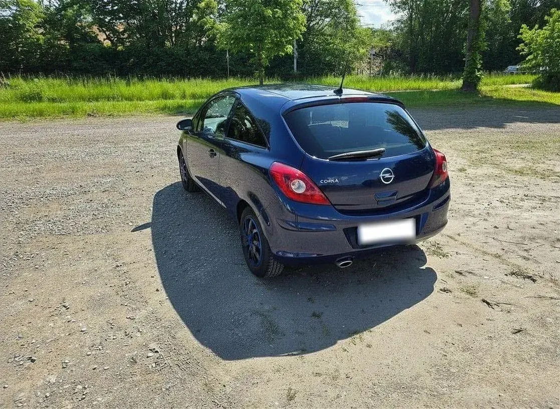 Używany Opel Corsa Innovation 95 KM (69 kW) 2011 Niebieski Hatchback
