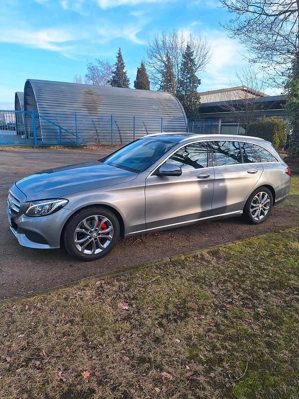 Gebraucht Mercedes C220 170 PS (125 kW) 2014 Grau Kombi