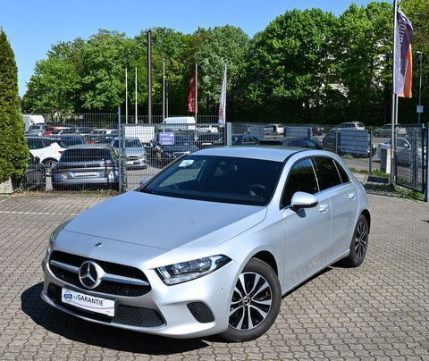 Iridiumsilber metalliclack Gebraucht 2021 Mercedes A250 Limousine | 22.999 € (Superpreis) - Bild 1/4
