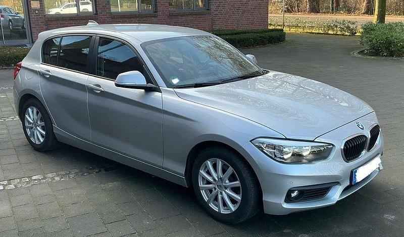 Gebraucht BMW 118 Advantage 136 PS (100 kW) 2017 Silber Kleinwagen