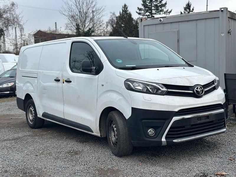 Gebraucht Toyota Proace 144 PS (105 kW) 2022 Weiß Van / Kleinbus