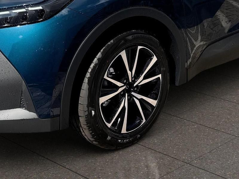 Neu Toyota C-HR 152 PS (111 kW) 2025 Blau SUV