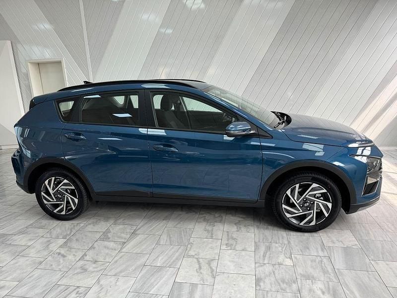 Blau Neu 2025 Hyundai Bayon Trend SUV | 26.823 € (Fairer Preis) - Bild 1/4