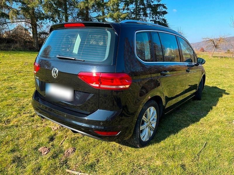 Gebraucht VW Touran Highline 150 PS (110 kW) 2015 Schwarz Van / Kleinbus
