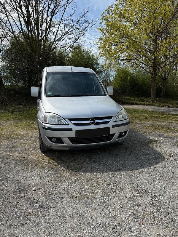 Second-hand Opel Combo 87 CP (63 kW) 2004 Argintiu Monovolum