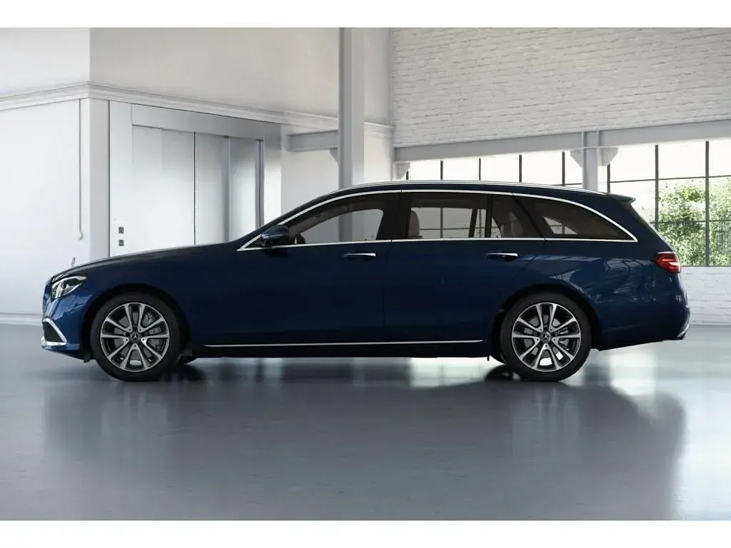 Gebraucht Mercedes E220 Exclusive 200 PS (147 kW) 2022 Metalliclack nautikblau Kombi