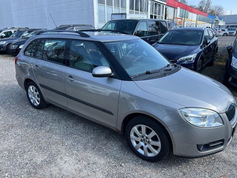 Gebraucht Skoda Fabia Ambiente 69 PS (50 kW) 2009 Beige Kombi