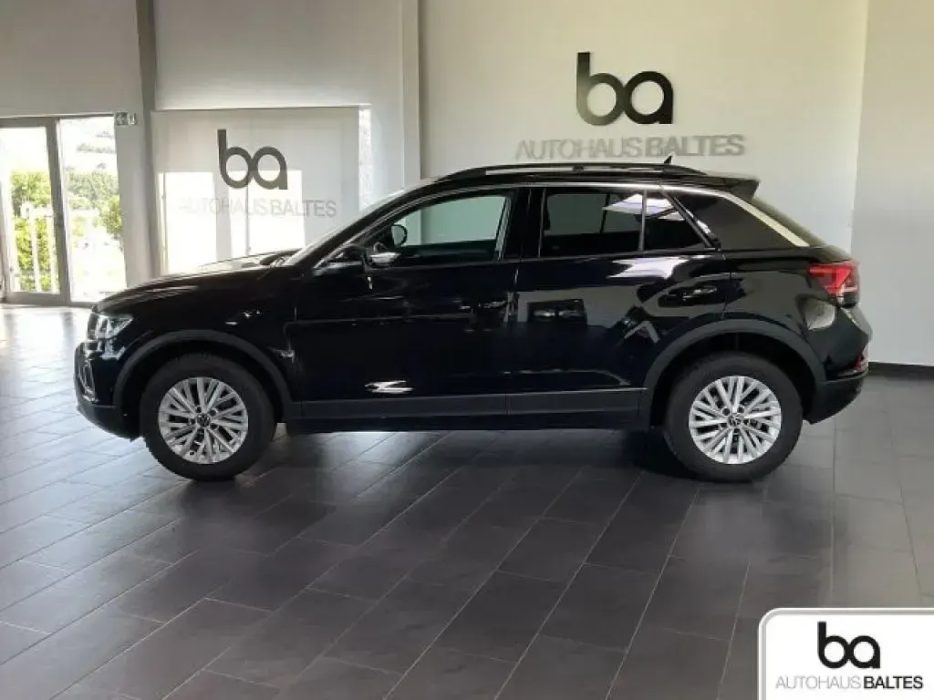 Gebraucht VW T-Roc Life 116 PS (85 kW) 2025 Deep black perleffekt (metallic) SUV