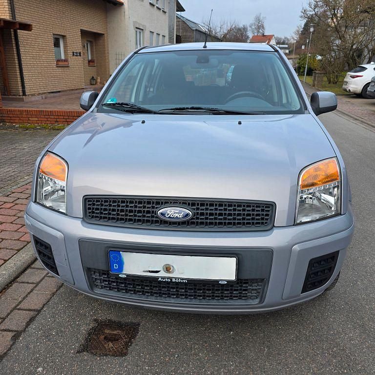 Gebraucht Ford Fusion Trend 80 PS (58 kW) 2011 Kleinwagen