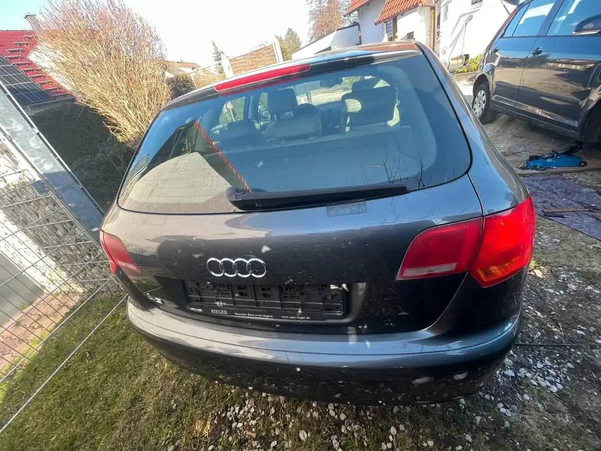 Używany Audi A3 Sportback 125 KM (91 kW) 2007 Szary Hatchback