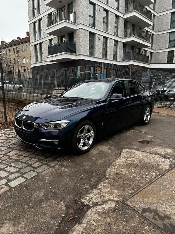 Gebraucht BMW 330e Advantage 184 PS (135 kW) 2018 Blau Limousine