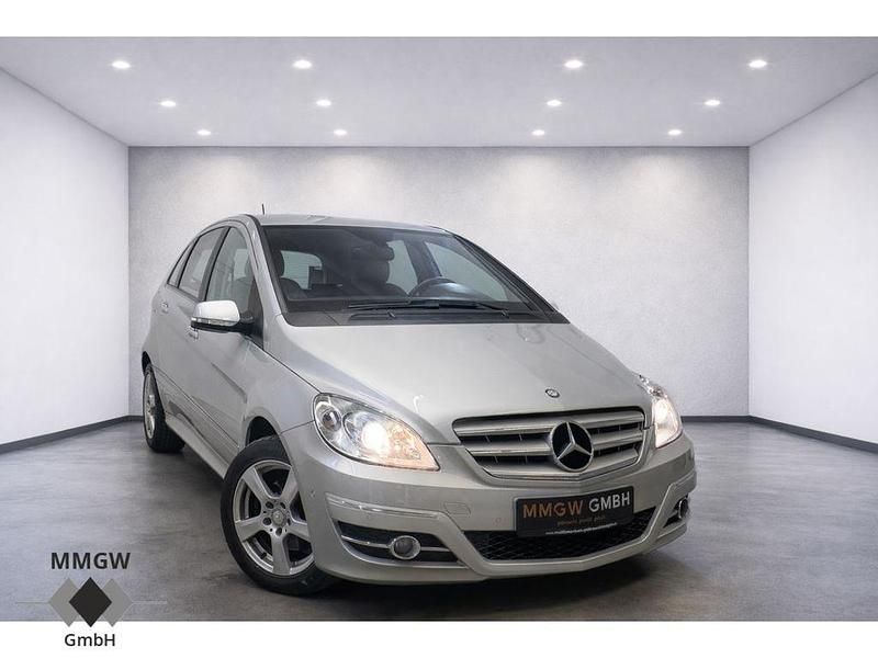 Gebraucht Mercedes B200 Sport 136 PS (100 kW) 2011 Silber Van / Kleinbus