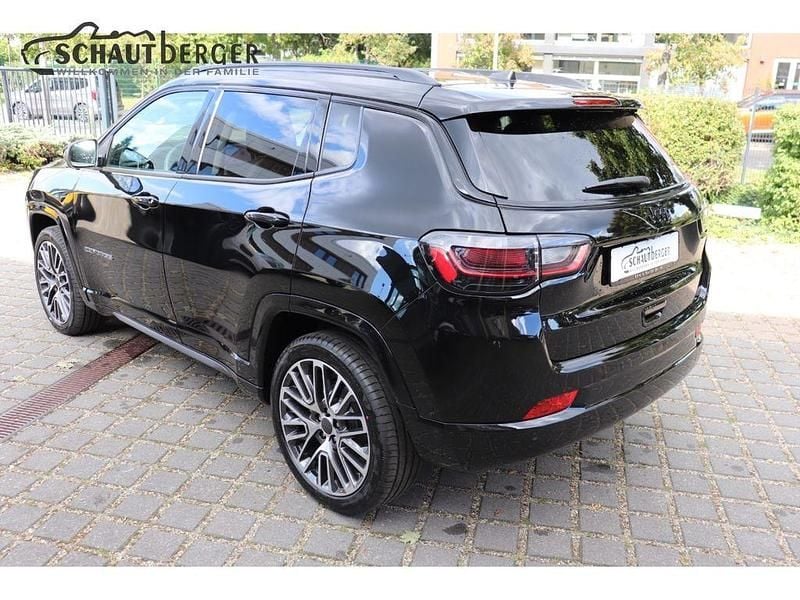 Neu Jeep Compass Summit 131 PS (96 kW) 2026 Schwarz SUV
