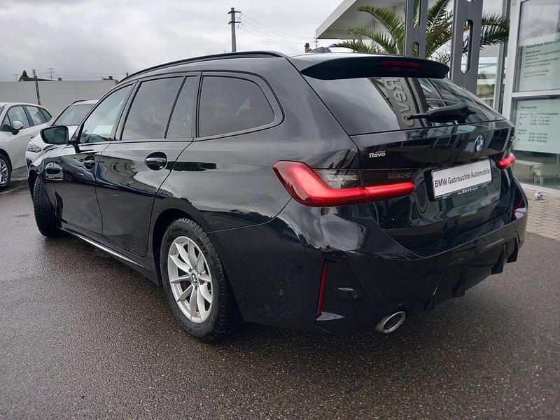 Gebraucht BMW 320 M Sport 190 PS (139 kW) 2023 Black sapphire metallic Kombi