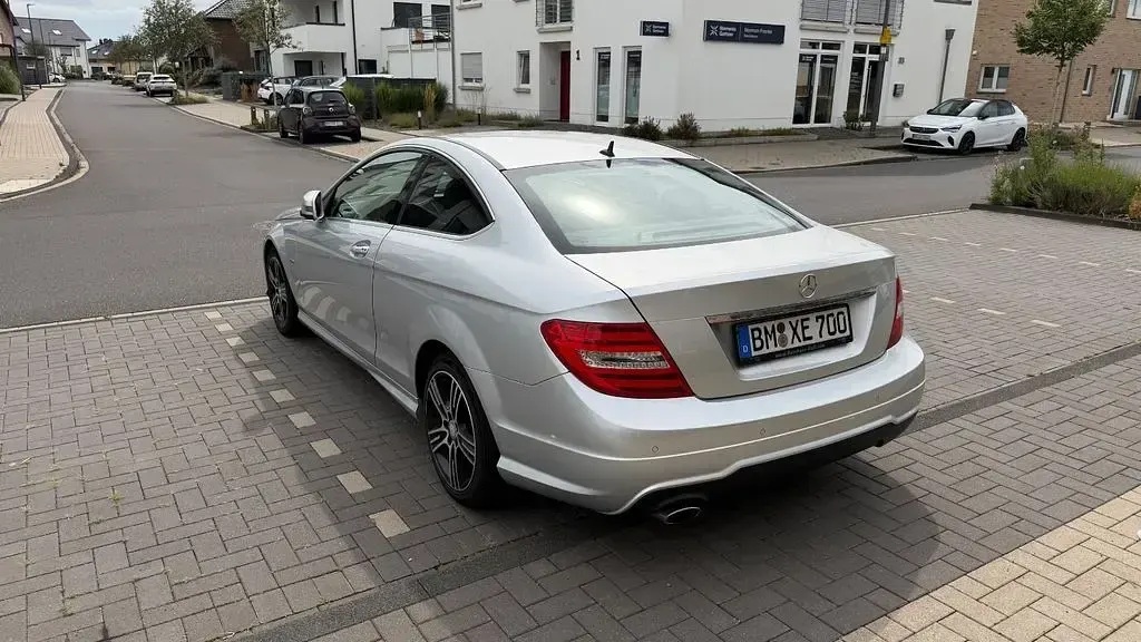 Gebraucht Mercedes C250 Sport Edition 204 PS (150 kW) 2013 Silber Coupé